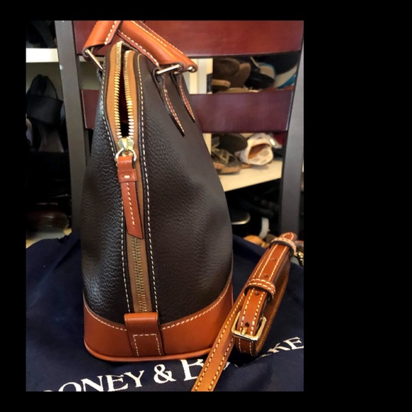Dooney and Bourke handbag TV 400 - Picture 2 of 6